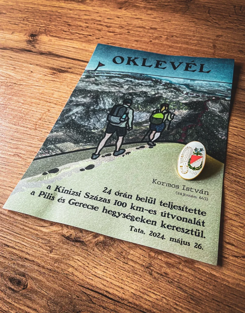 A túra oklevele és jelvénye.