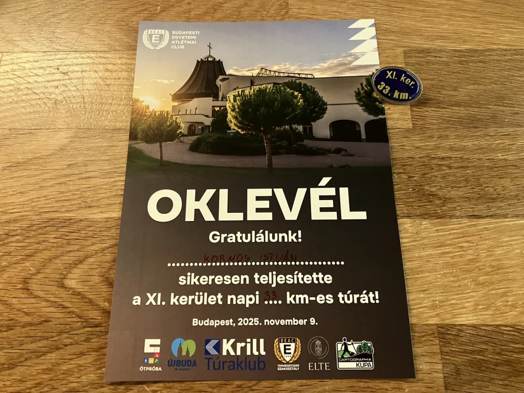 A teljesítésért járó oklevél és jelvény.