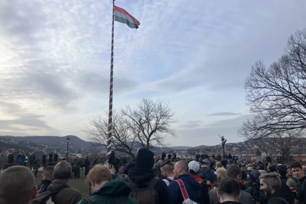 Kitörés 60 túrafotó
